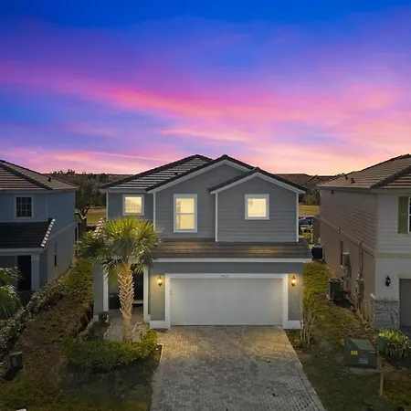 6 Bedrooms - 4,5 Bathrooms - Solterra 7311Ol